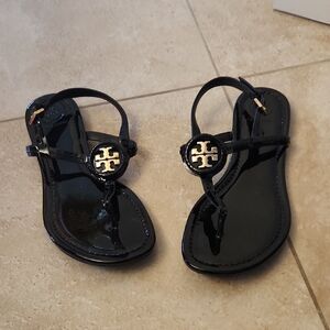 Tory Burch Black Patent Leather Sandals With Gold Iconic Logo And Backstrap